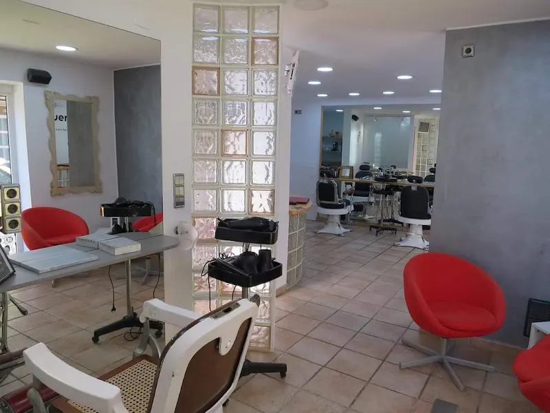5 Star Babershop Unisex Perruquria - Peluquería en Santa Coloma de Gramenet - foto 3