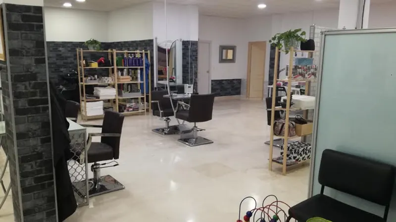 Academia de Peluquería Lola Jiménez - Escuela de peluquería en Écija - foto 2