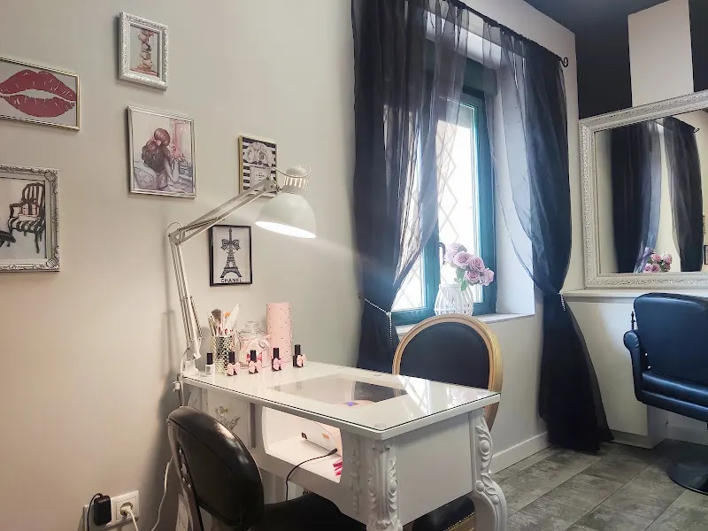 Peluquería y Estética Xelolos La Barriada (Soria) - Peluquería en Soria - foto 2