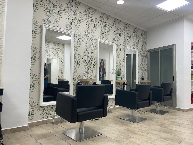 Carlos Pastor Peluqueros - Peluquería en Callosa de Segura - foto 2