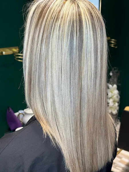 Peluquería Roxana Hair Studio en Denia - Peluquería en Denia - foto 3