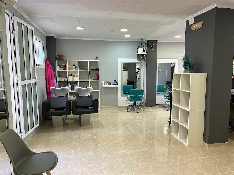 Pilar Cervera Peluqueros - Peluquería en Burjassot - foto 2