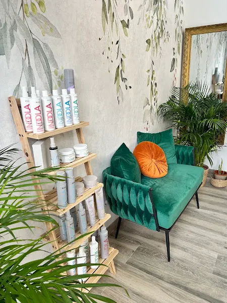 Amira Petit Salón "HIJAB FRIENDLY"