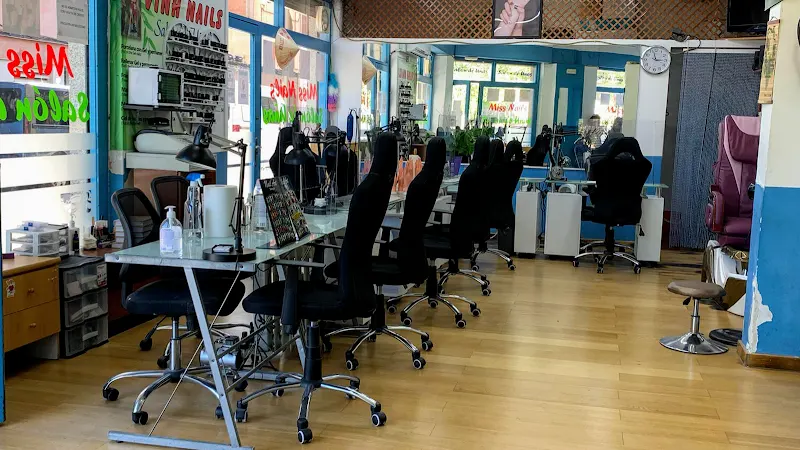 Saló d'Ungles - Salón de manicura y pedicura en Hospitalet de Llobregat (L) - foto 2