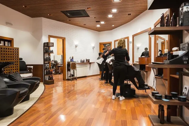 J. Ràfols Perruquers | Peluquería de hombre en El Vendrell