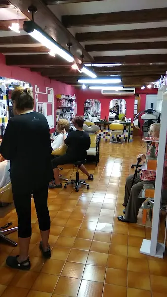 Els Colors - Peluquería en El Vendrell - foto 2