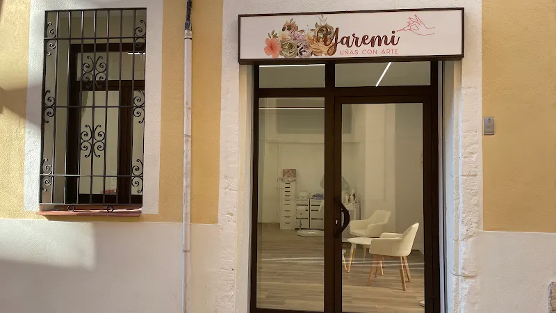Yaremi Uñas Con Arte - Salón de manicura y pedicura en El Vendrell - foto 2