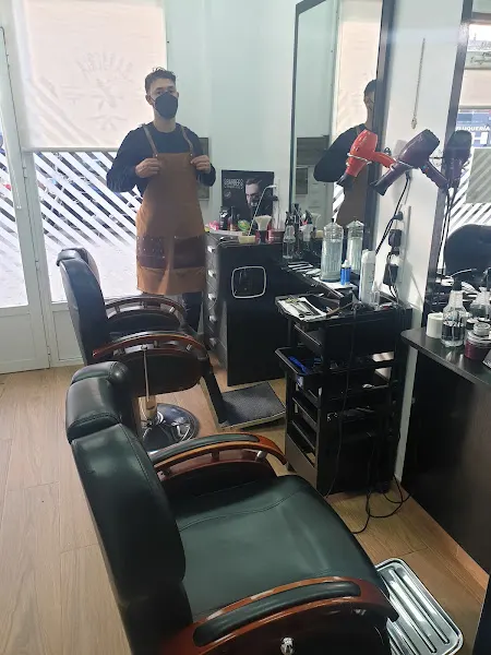 Peluqueria De Caballeros Chico