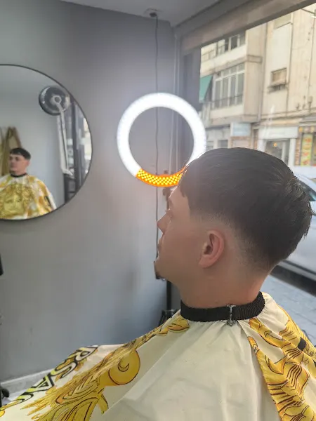 ESECETA BARBERÍA - Barbería en Villajoyosa - foto 2