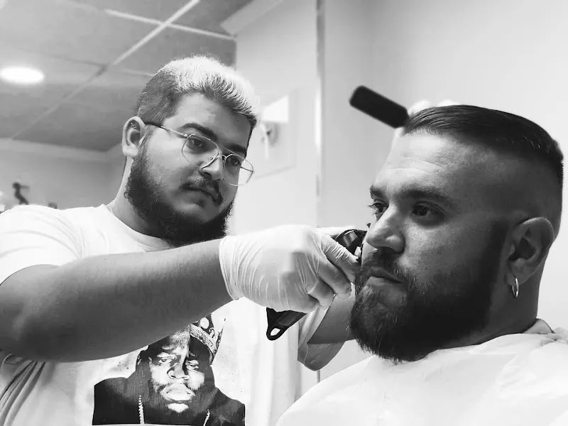La barbería de Wisma - Peluquería en Águilas - foto 2