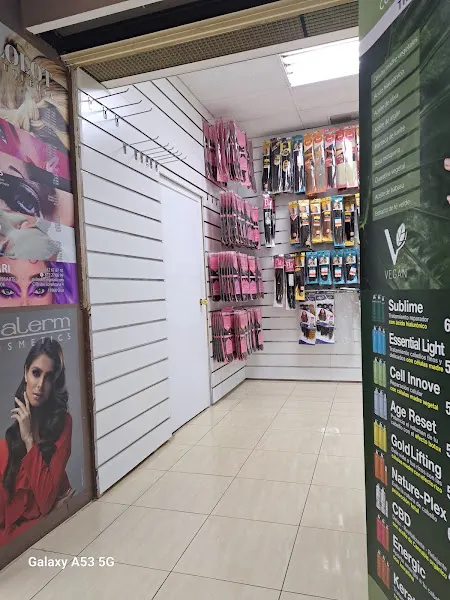 PELOLOT COSMETICA Y PERUQUERIA - Tienda de cosméticos en Olot - foto 2