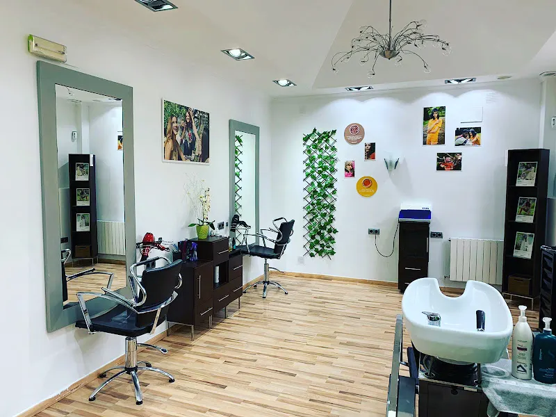 Sara Miralles Estilistas - Peluquería en Yecla - foto 2