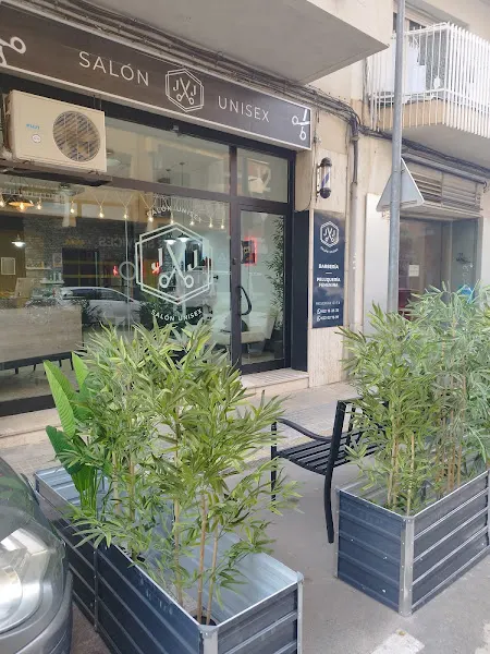 JyJ Salon Unisex - Peluquería en Cambrils - foto 2