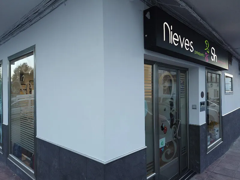 Peluqueríayestetica Nieves_Sh - Peluquería en Ronda - foto 2