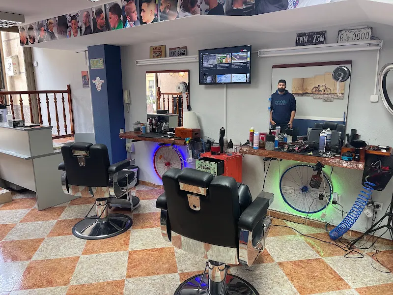 Barberia Blades Color Barbershop Tortosa - Tortosa