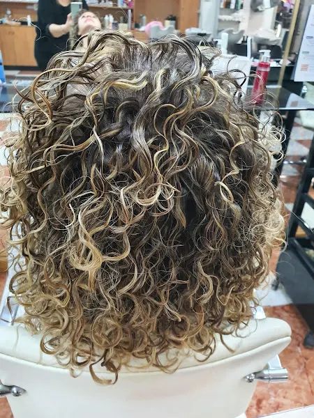 Peluqueria Rigat Equip y solarium - Peluquería en Barberà del Vallès - foto 3