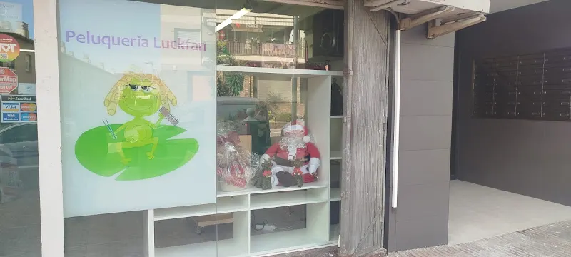 peluqueria luckfan - Peluquería en Barberà del Vallès - foto 2