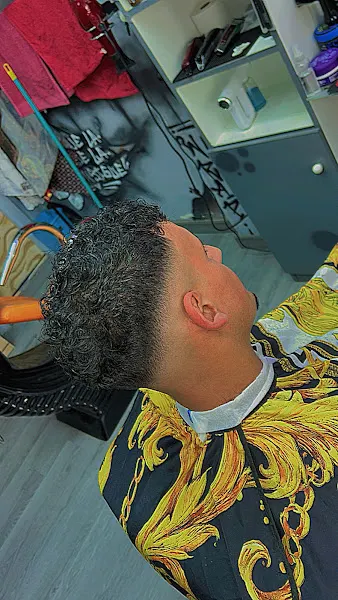 Peluquería Rubio - Barbería en Burgos - foto 2