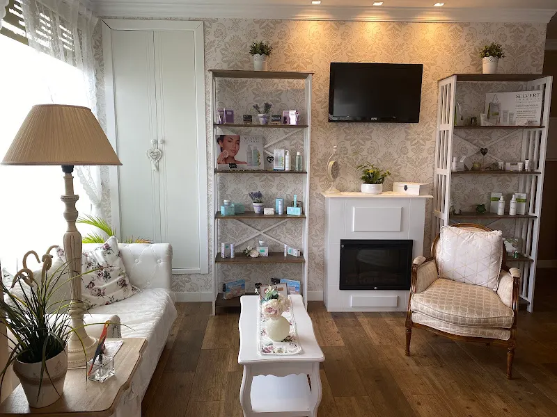 CENTRO DE BELLEZA FLOR DE LIS SL - Tienda de belleza y salud en Arroyomolinos - foto 2