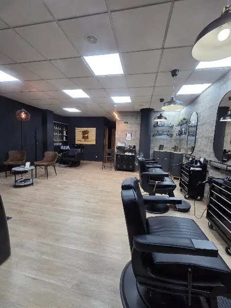 Wagner Sá Barberia - Barbería en Carballo - foto 2