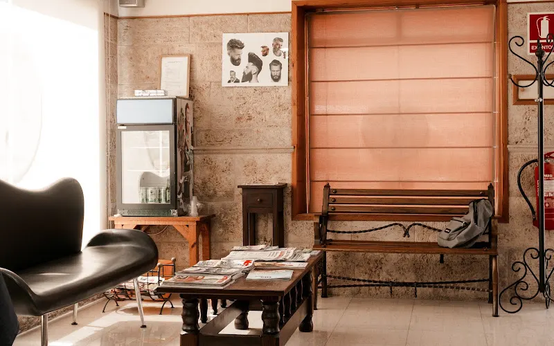 Peluquería Andrés Palés - Barbería en Manises - foto 2