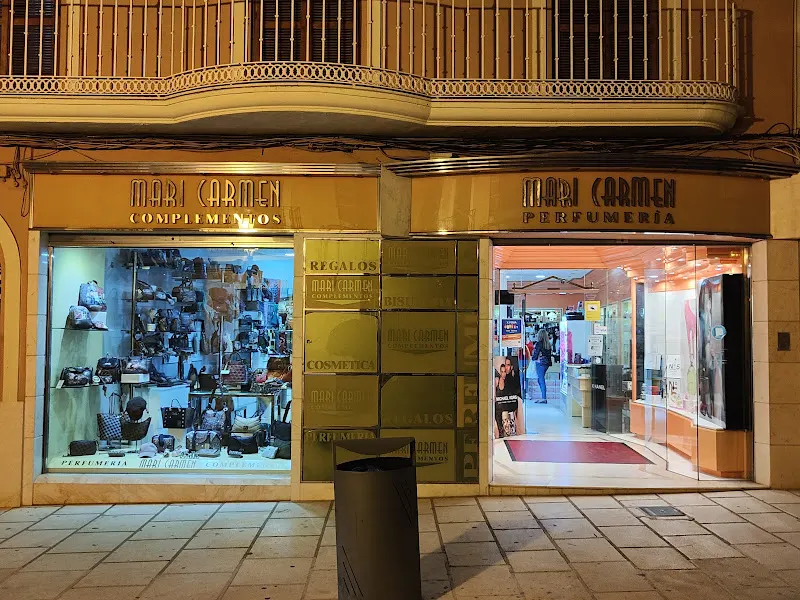 Perfumería Marí Carmen - Tienda de bolsos en Puente Genil - foto 2