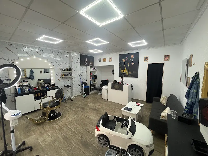 BARBER ARTURO