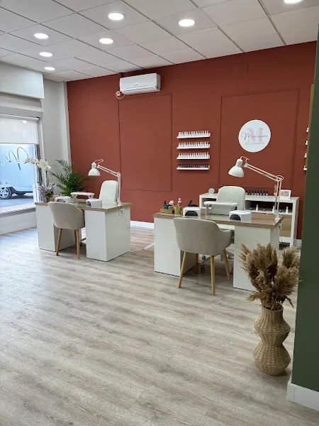 Moníssima Studio - Tienda de belleza y salud en Rota - foto 2