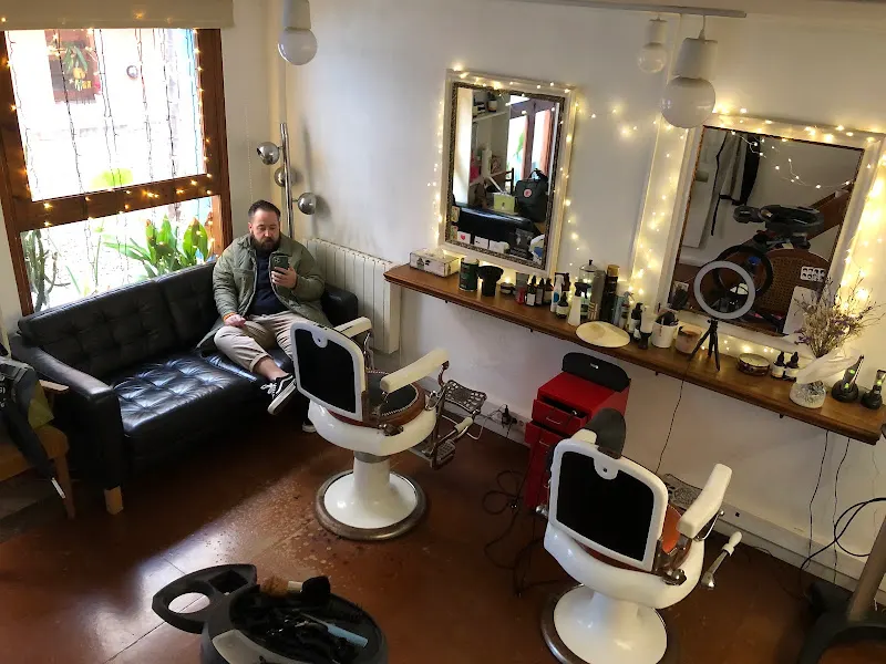 Peluqueria 89.9