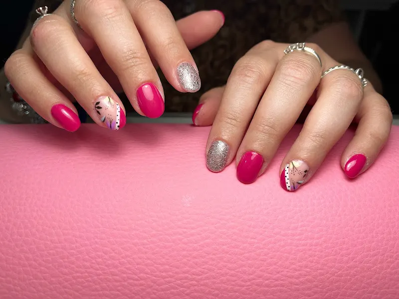 Centro estética especializado en depilación láser, manicura y pedicura.