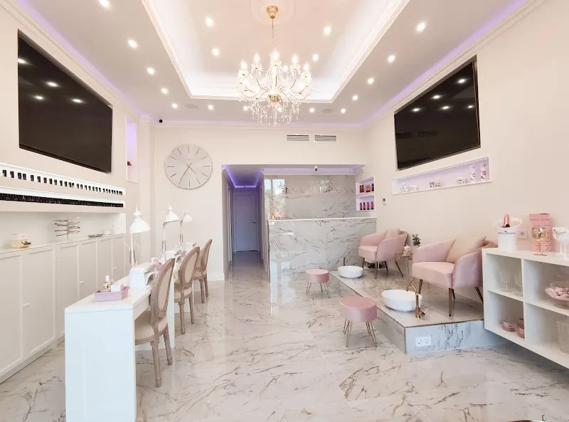 ENCARNI NAILS | SOLÁRIUM UVA - Salón de manicura y pedicura en Hospitalet de Llobregat (L) - foto 2