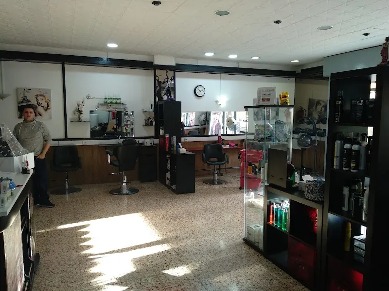PELUQUERIA POR LOS PELOS - Peluquería en Hospitalet de Llobregat (L) - foto 4