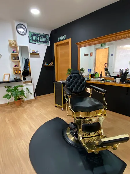 Mois barber shop - Barbería en Almuñécar - foto 2