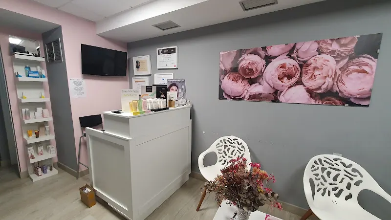 Laura Bermo centro médico estético - Centro de estética en Ribeira - foto 2