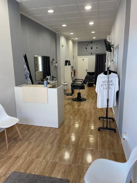 BARBERÍA Alberto Sánchez. - Barbería en Villarrobledo - foto 2