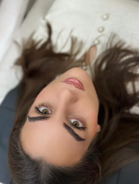 ANA MARÍA FRESNEDA MICROPIGMENTACIÓN FACIAL & CAPILAR - Villarrobledo