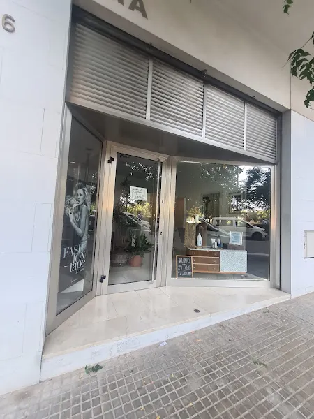 Ramón Holgado Estilista Perruqueria Dora