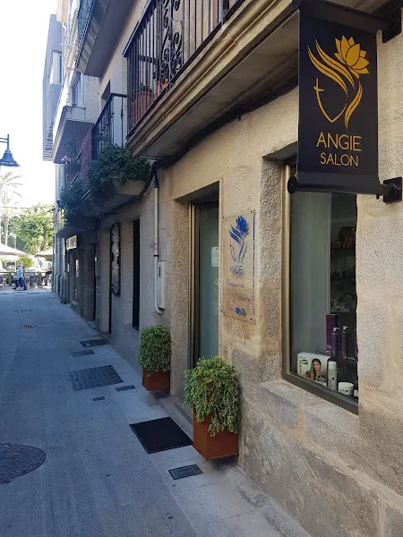 Angie Salon - Peluquería en Cangas - foto 2