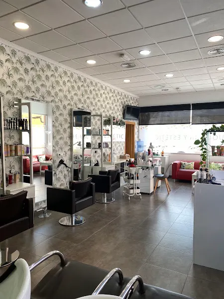 Robles Estilista - Peluquería en Alicante - foto 2