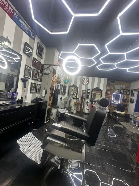 Manolo’s Barber Shop - Barbería en Sant Antoni de Portmany - foto 2