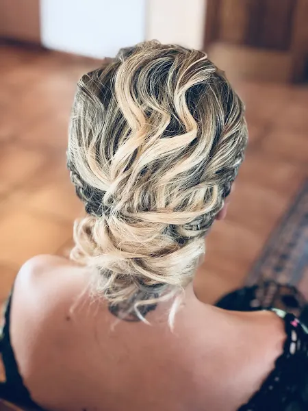 Laura Gómez Hair & Makeup - Peluquería en Palma - foto 2