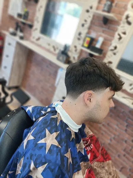 Herrera Studios - Barbería en Onda - foto 2