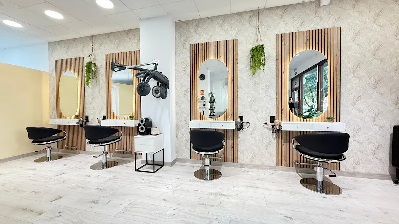 Dcolors Peluquería y Estética - Peluquería en Barcelona - foto 2