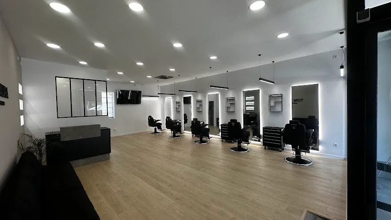 Toni Saura Barber Shop - Peluquería en Sabadell - foto 2