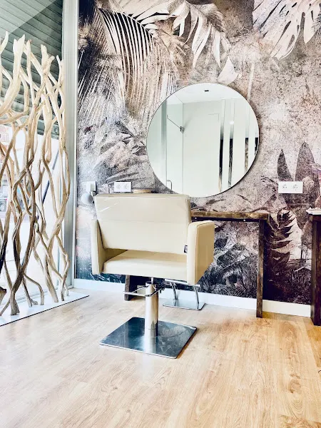 SALON 23