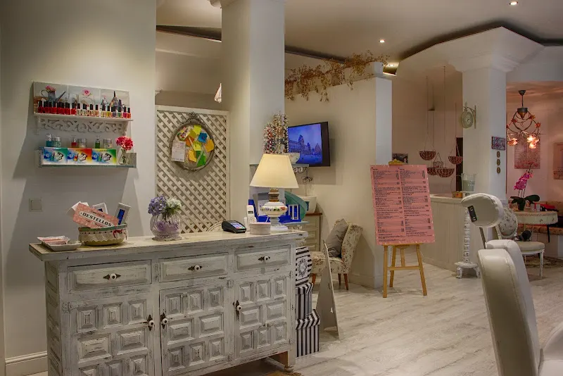 Destellos Nails & BeautyBar - Centro de estética en Altea - foto 3