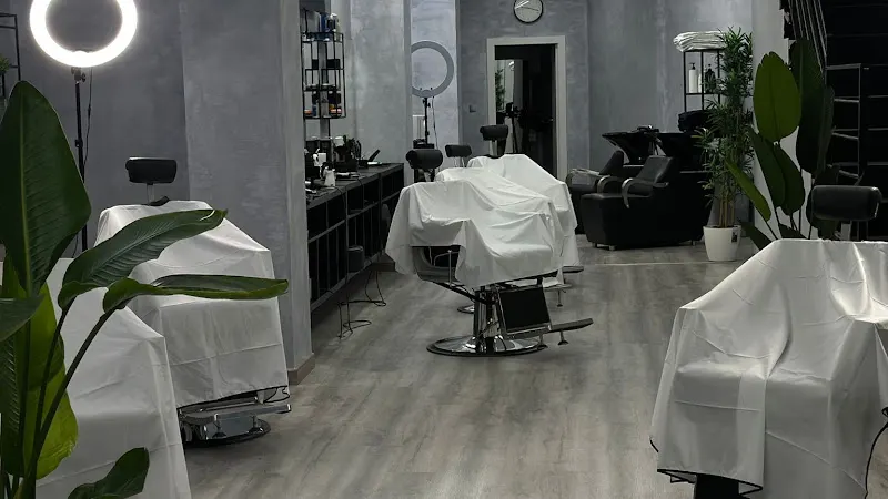 Yzée Male Club | Alicante | Barber - Barbería en Alicante - foto 2