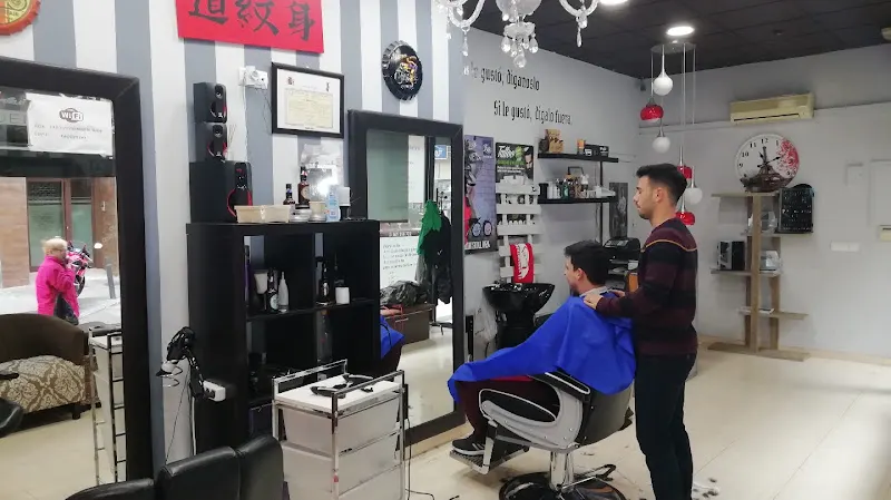 Peluqueria caballeros Alejandro Piñeiro - Barbería en San Juan de Alicante - foto 2