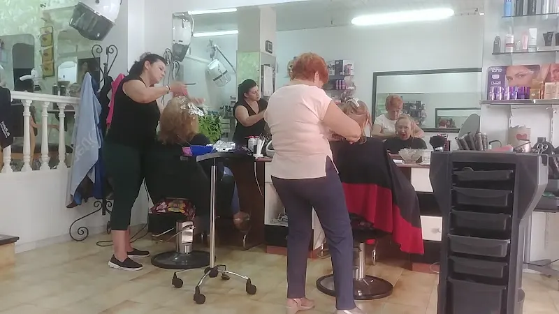 Salón de Peluquería Angelita