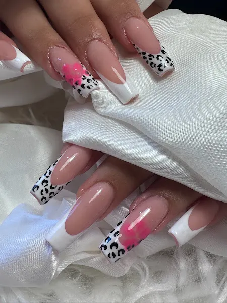 Queen of Nails - Salón de manicura y pedicura en Llíria - foto 2